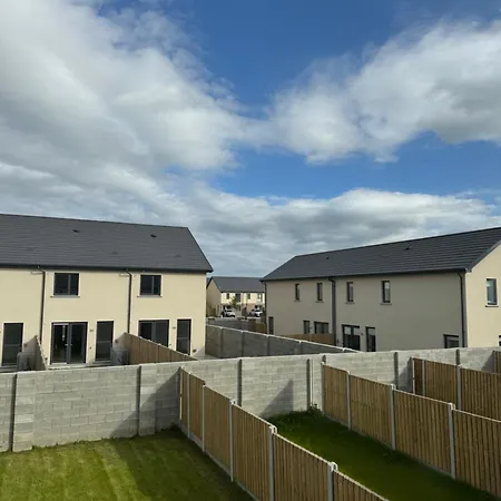 Cozy Double In A Quiet Estate Near Airport And Blanchardstown ホームステイ *