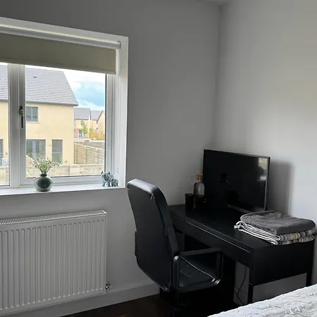 Cozy Double In A Quiet Estate Near Airport And Blanchardstown *